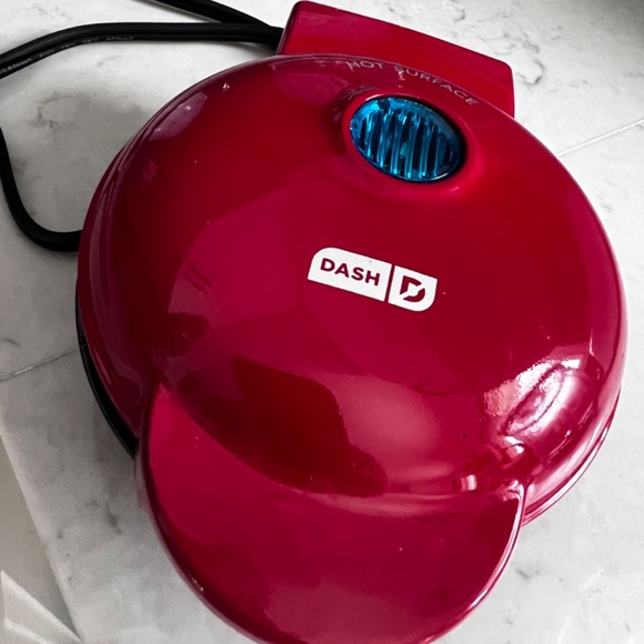 Heart Waffle Maker - Picture 3 of 3